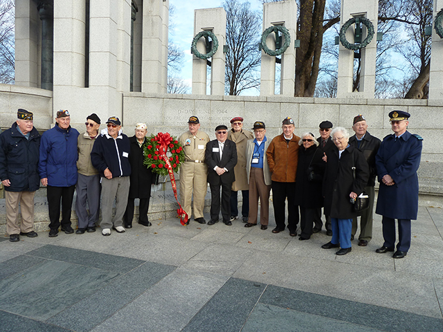 wwii-memorial640 VBOB Veterans at the World War II Memorial, December 14, 2011